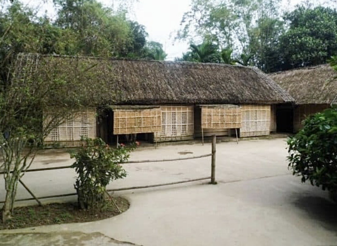 Căn nhà ba gian đơn sơ nơi Bác từng sống